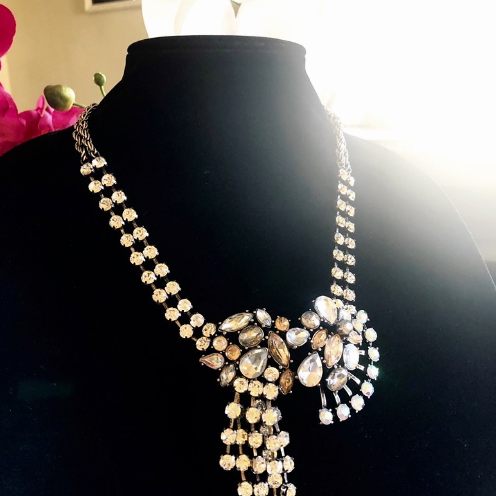 NWT 98 Banana Republic St. Germain Metallic Crystal Fringe Fan Necklace NWT 98 - Picture 4 of 5
